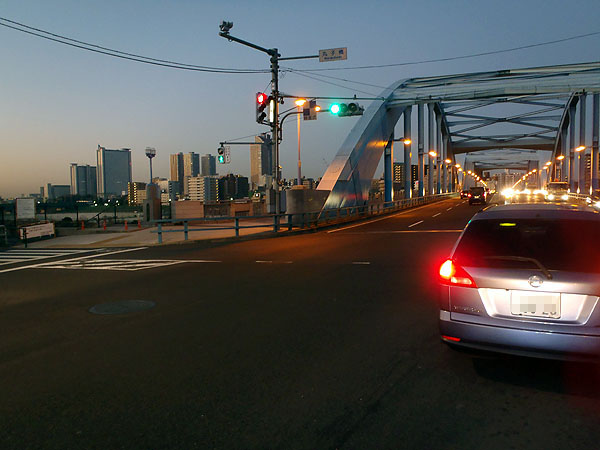 丸子橋前を右折